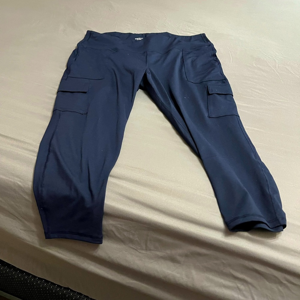 Old Navy leggings. Dog friendly non smoking house